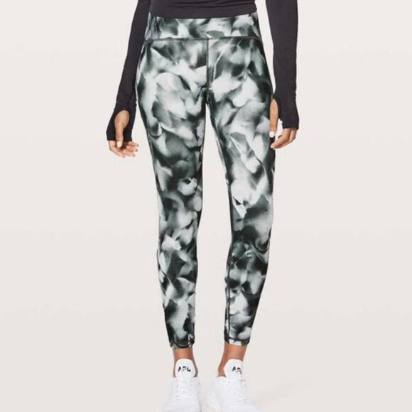 Lululemon Train Times 7/8 Pant 25" Blush Blossom Alpine White Black Size 4 - Picture 1 of 10